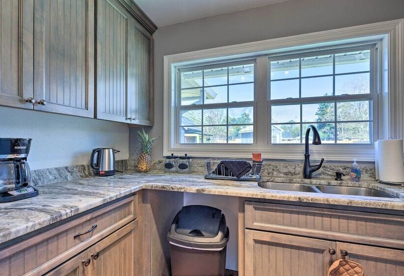 Ocean Springs Beach House W/ Saltwater Pool!