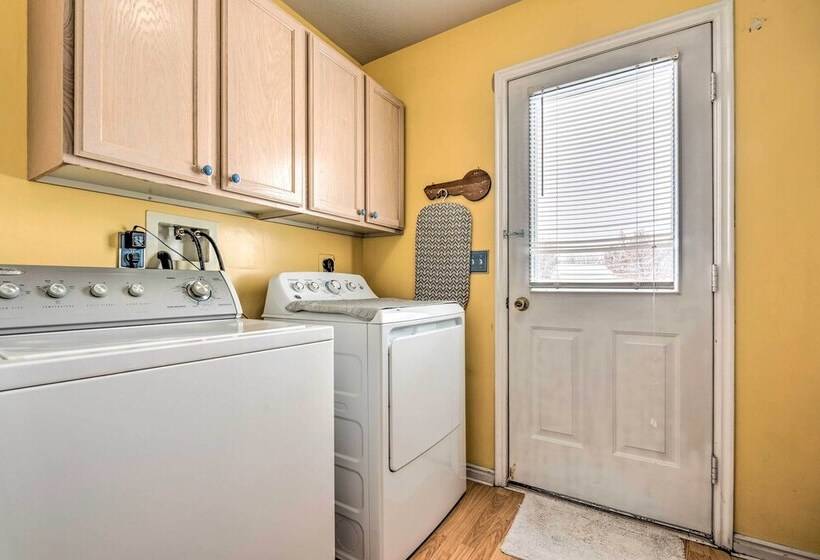 Family Friendly Logan Farmhouse W/ Yard & Near Usu