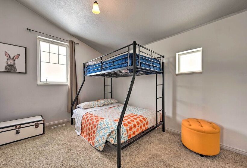 Family Friendly Logan Farmhouse W/ Yard & Near Usu