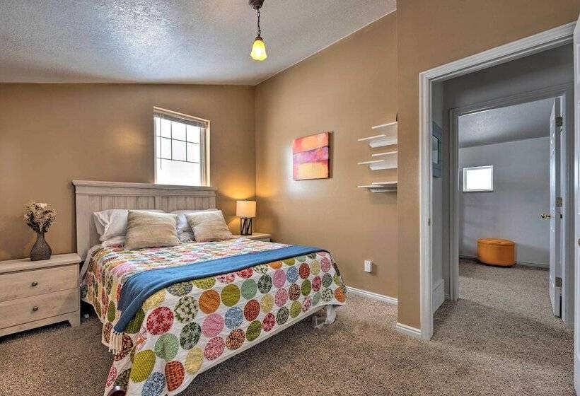 Family Friendly Logan Farmhouse W/ Yard & Near Usu