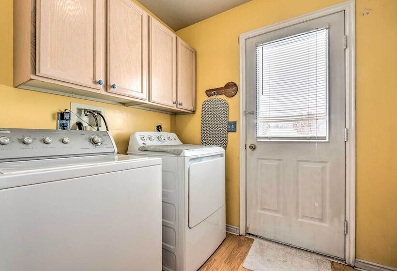 Family Friendly Logan Farmhouse W/ Yard & Near Usu