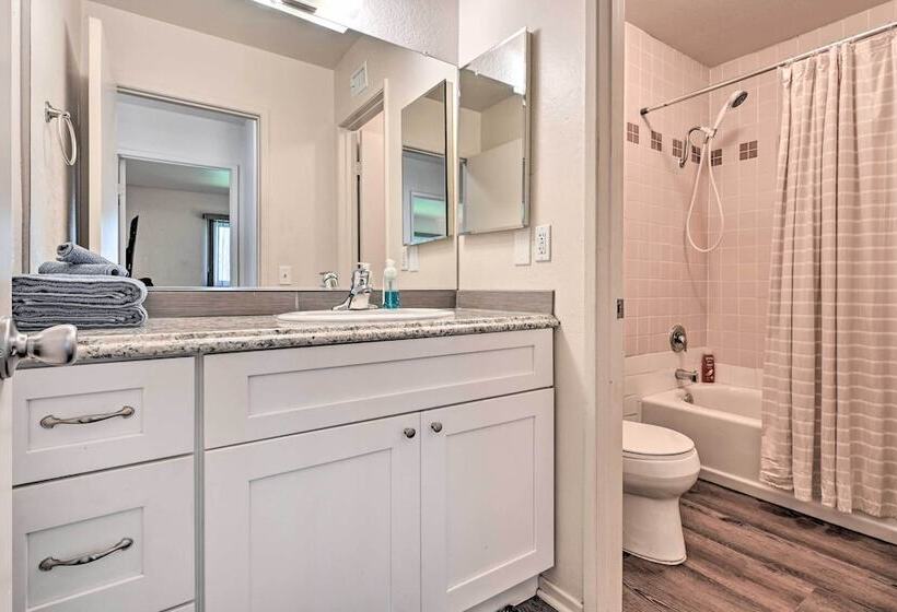 Family Friendly Oceanside Home: 5 Mi To Beach