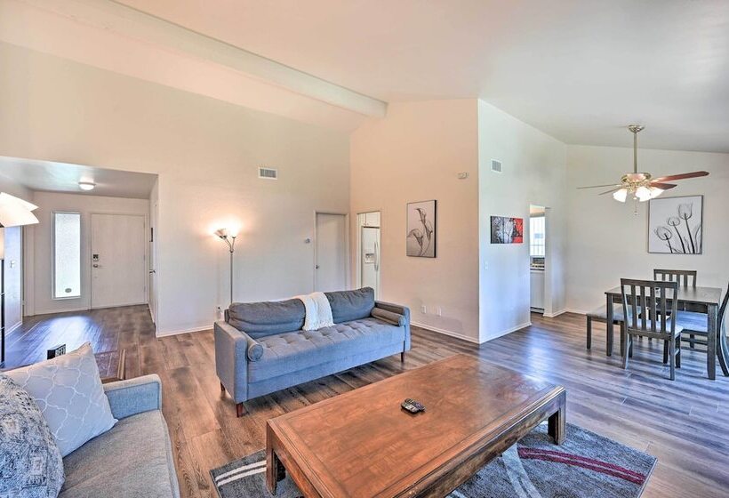 Family Friendly Oceanside Home: 5 Mi To Beach