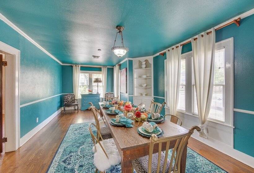 The Pink Azalea    Tyler Home W/ Yard + Patio!