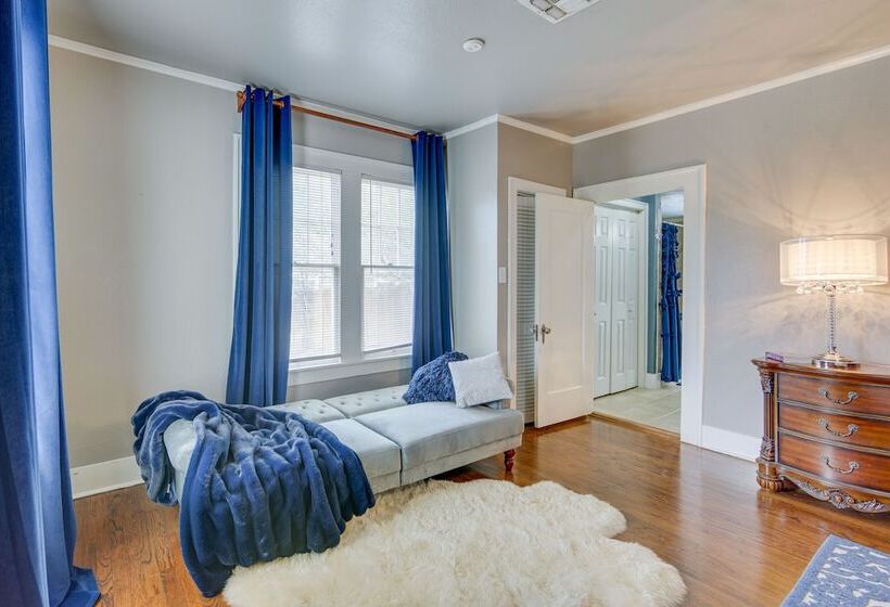 The Pink Azalea    Tyler Home W/ Yard + Patio!