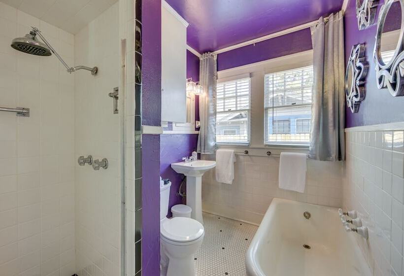 The Pink Azalea    Tyler Home W/ Yard + Patio!