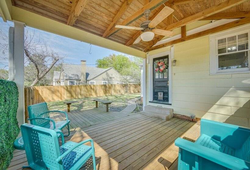 The Pink Azalea    Tyler Home W/ Yard + Patio!