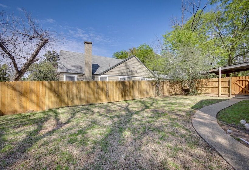 The Pink Azalea    Tyler Home W/ Yard + Patio!