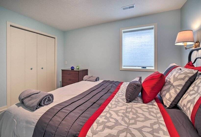 Family Home On Crystal Lake W/ Private Beach!