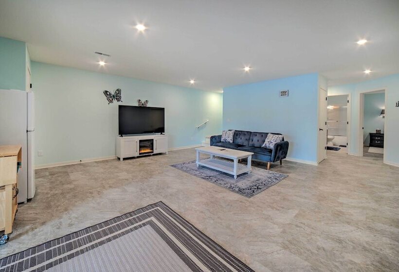 Family Home On Crystal Lake W/ Private Beach!