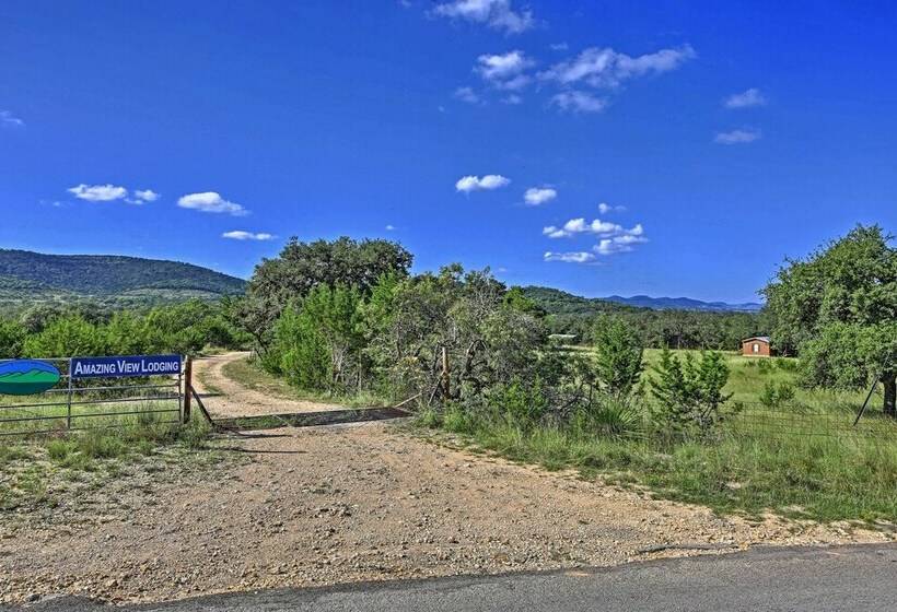 Utopia Family Home W/ Mountain Viewing Deck!