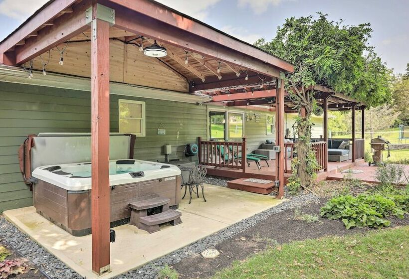 Family Friendly Brookville Home W/ Hot Tub!