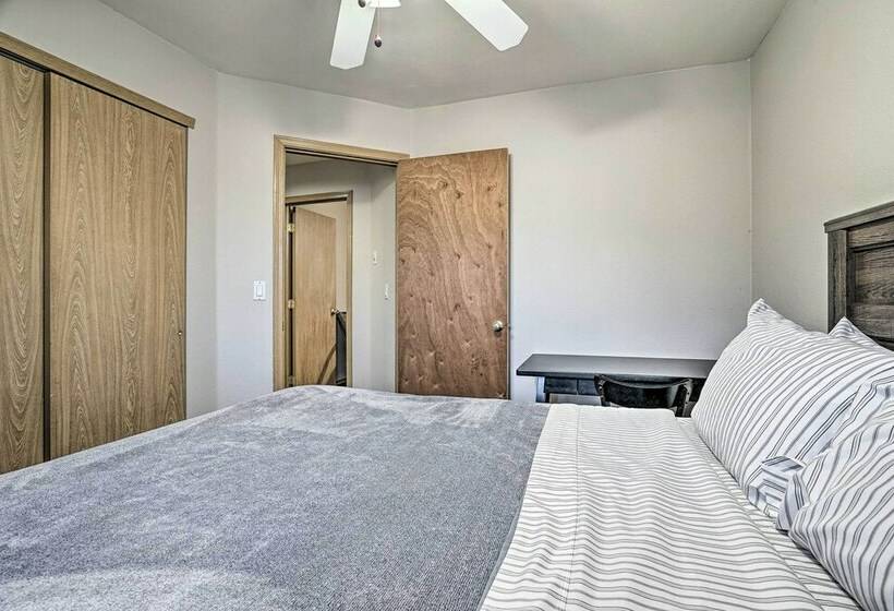 Familyfriendly Everett Home Near Puget Sound