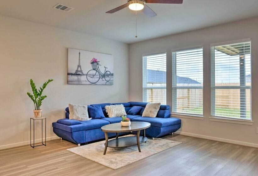 Family Friendly Home ~ 25 Mi To Dtwn Houston!