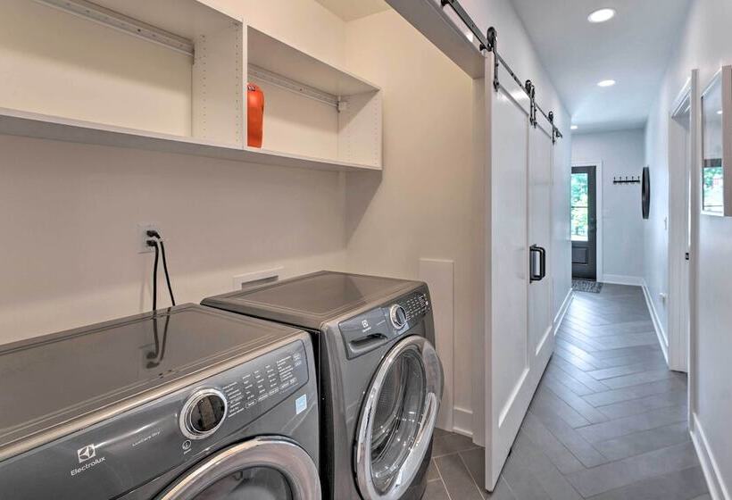 Fantastic House: Balcony, Steps To Lake Como!