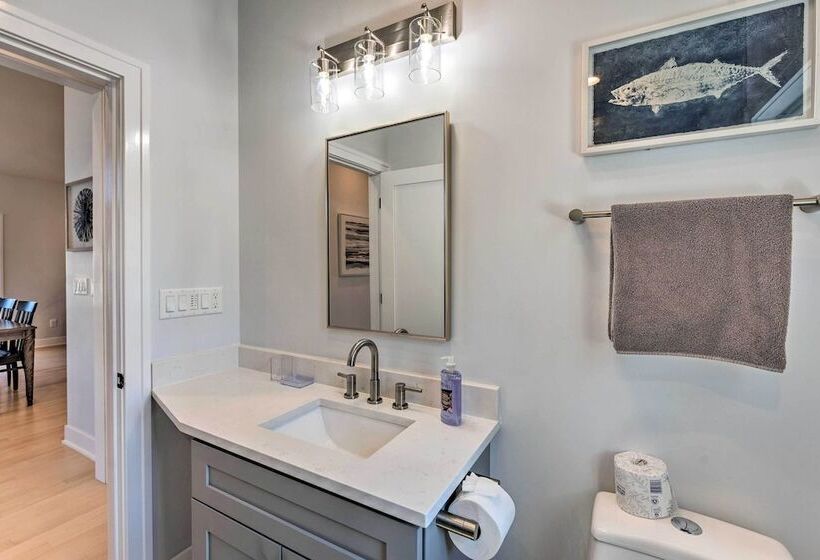 Fantastic House: Balcony, Steps To Lake Como!