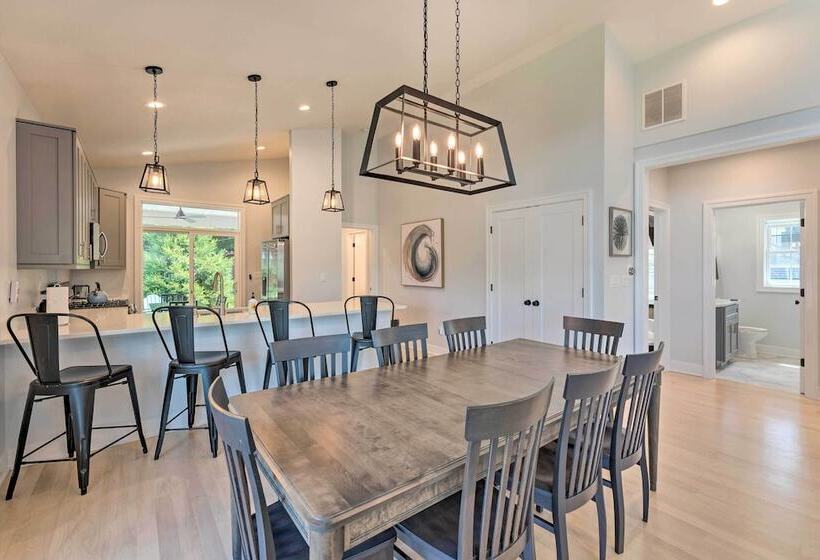 Fantastic House: Balcony, Steps To Lake Como!