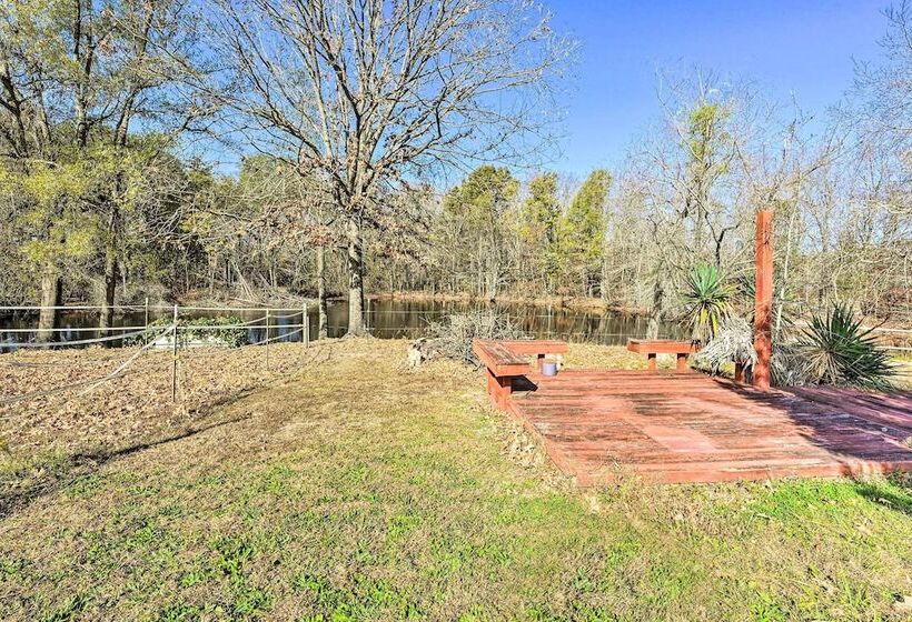 Farmhouse Cottage On 10 Acres: Trails On Site