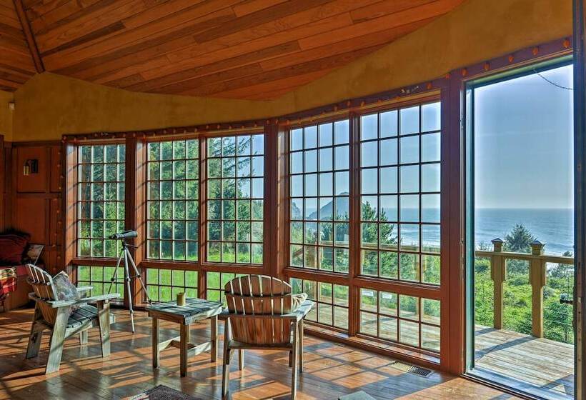 Forested Gold Beach House W/ Panoramic Ocean Views