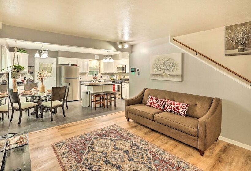 Fort Worth Retreat W/ Fenced Yard & Fire Pit!