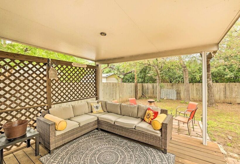 Fort Worth Retreat W/ Fenced Yard & Fire Pit!