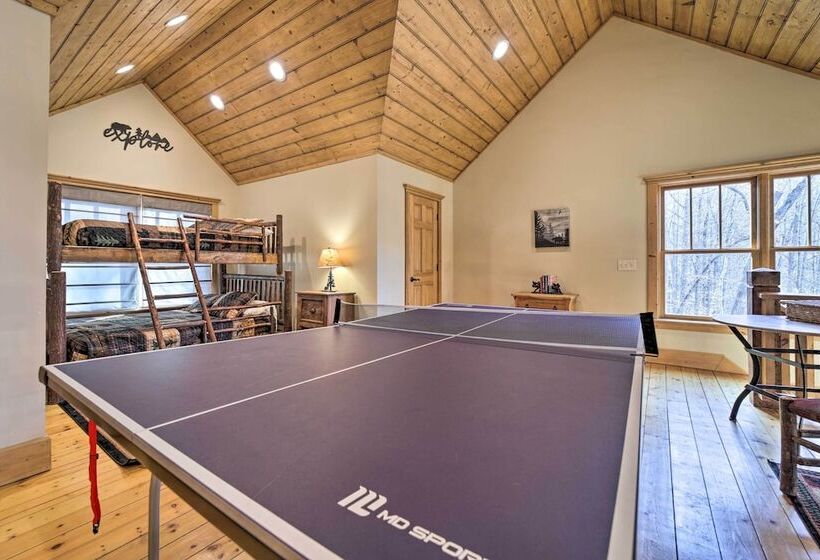 Franklin Cabin W/ Hot Tub + Pool Table!
