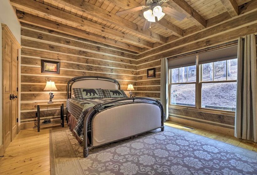 Franklin Cabin W/ Hot Tub + Pool Table!