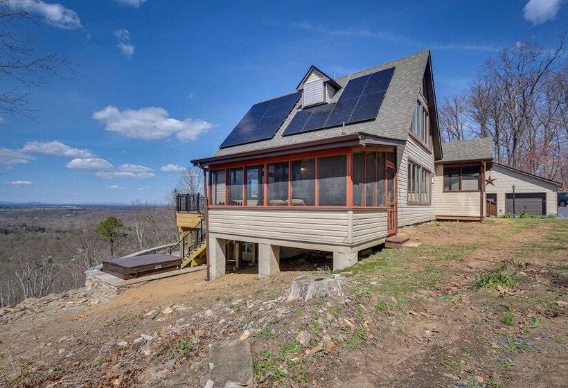 Front Royal Hilltop Cabin W/ Panoramic Views!