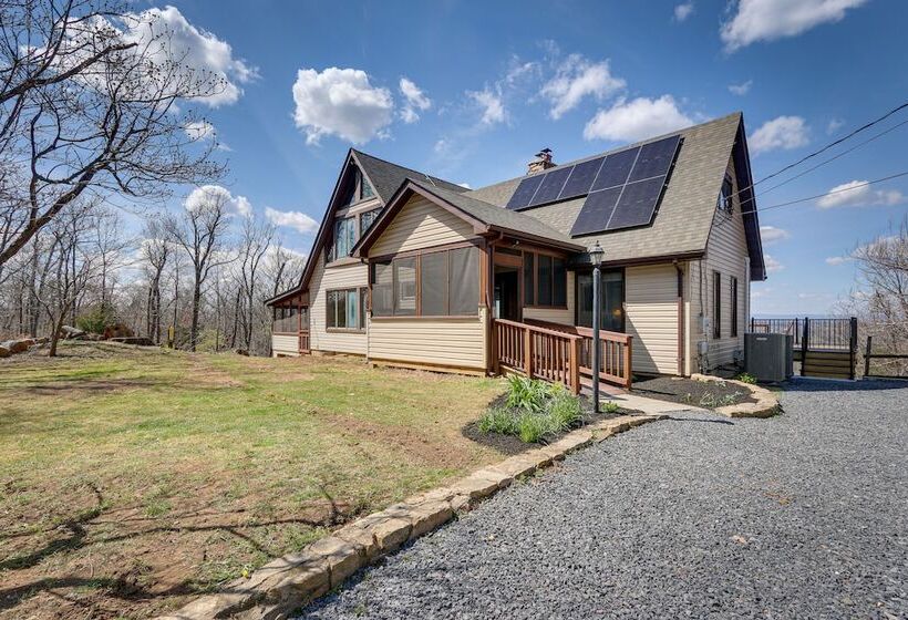Front Royal Hilltop Cabin W/ Panoramic Views!