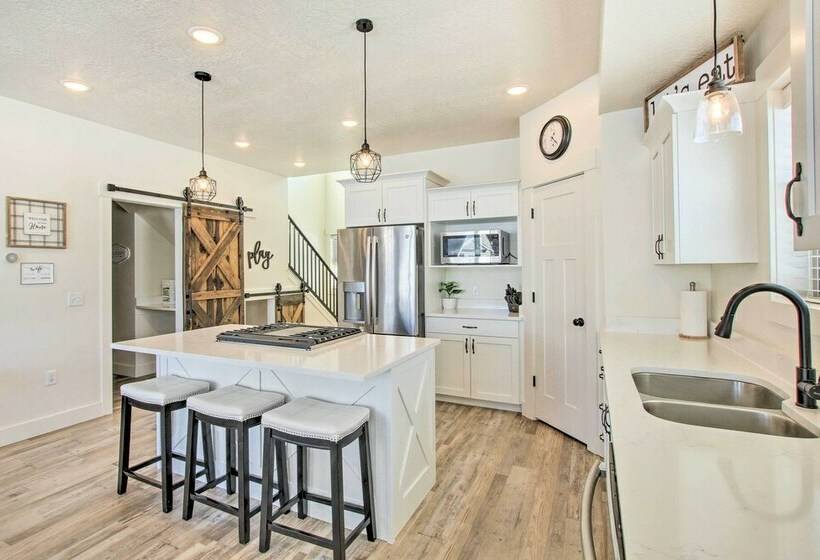 Garden City Home W/ Pool Access By Bear Lake!