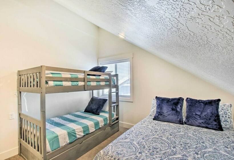 Garden City Home W/ Pool Access By Bear Lake!