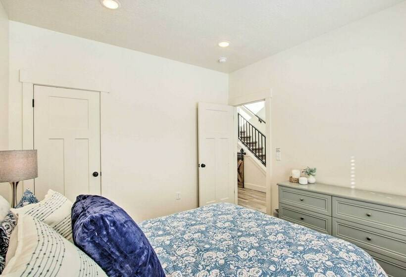 Garden City Home W/ Pool Access By Bear Lake!