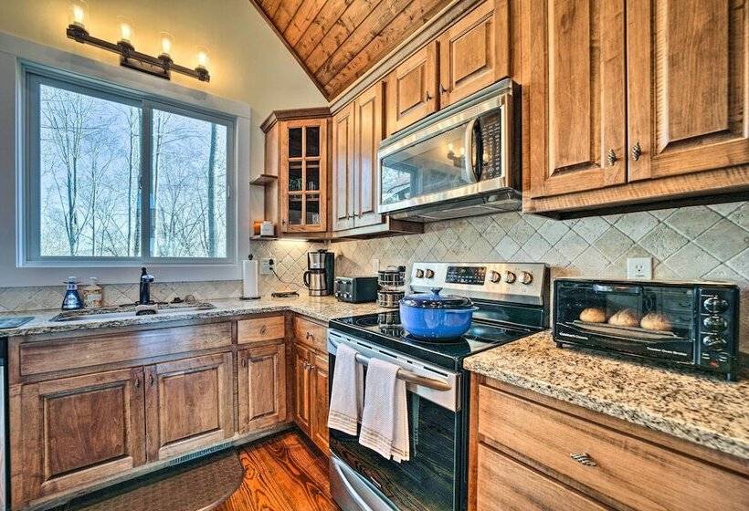 Glenville Serenity Lodge  Cabin: Lake Views!