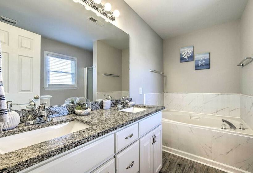 Gorgeous Graham Home With Private Outdoor Pool!