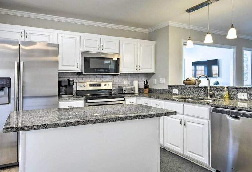 Gorgeous Graham Home With Private Outdoor Pool!