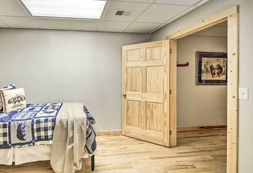 River Access & Game Room: Piney Creek Cabin!