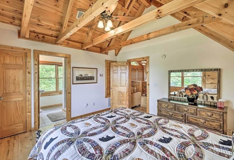 River Access & Game Room: Piney Creek Cabin!