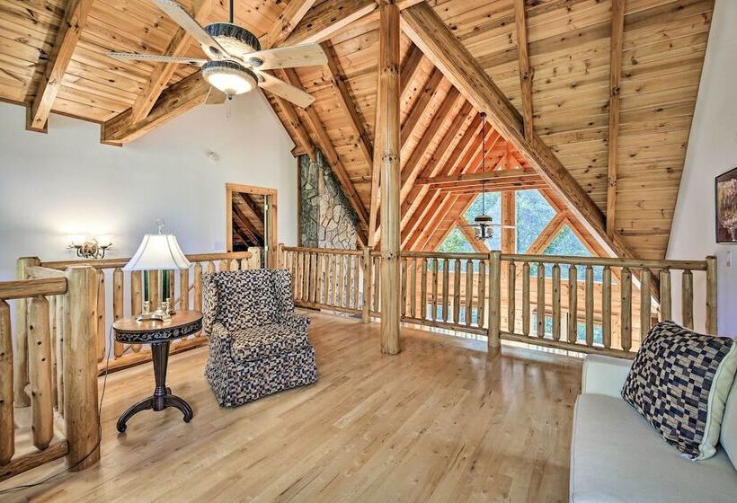 River Access & Game Room: Piney Creek Cabin!