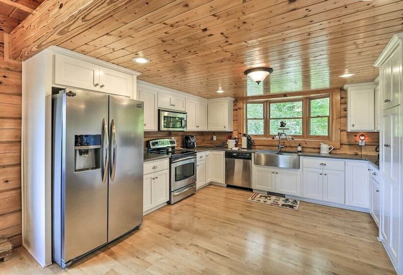 River Access & Game Room: Piney Creek Cabin!