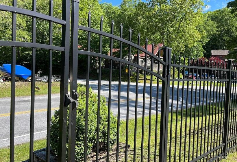 Deck + Lake Views: Grand Glenville Retreat