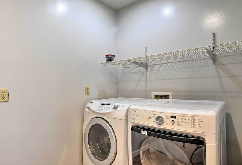 Deck + Lake Views: Grand Glenville Retreat