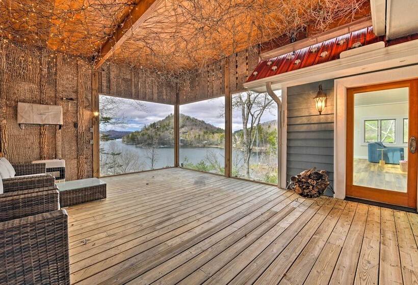 Deck + Lake Views: Grand Glenville Retreat