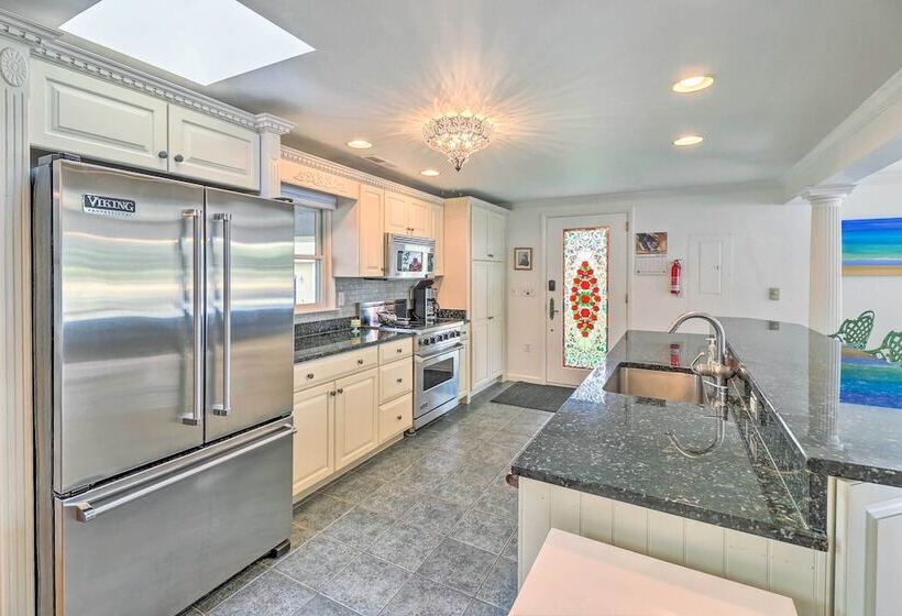 Grasonville Home W/ Private Pool On The Water