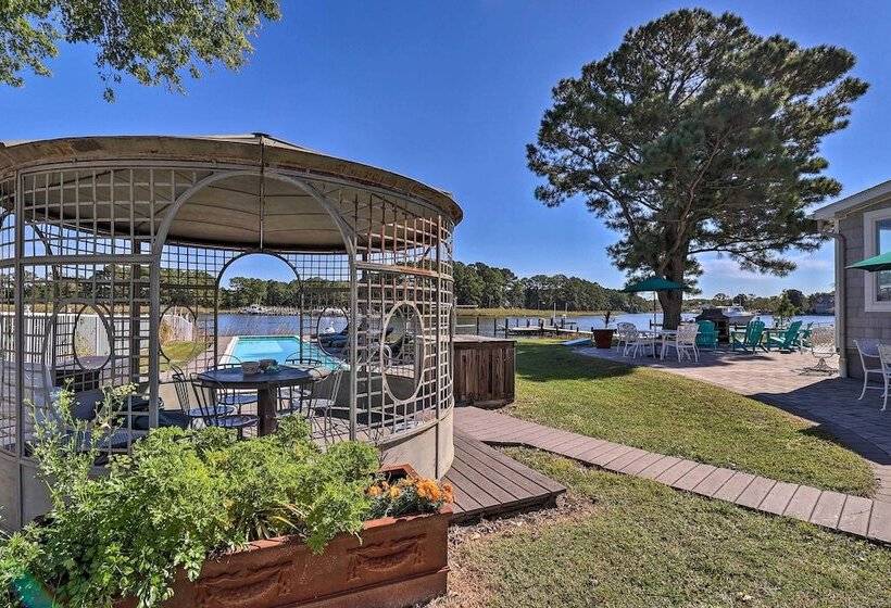 Grasonville Home W/ Private Pool On The Water