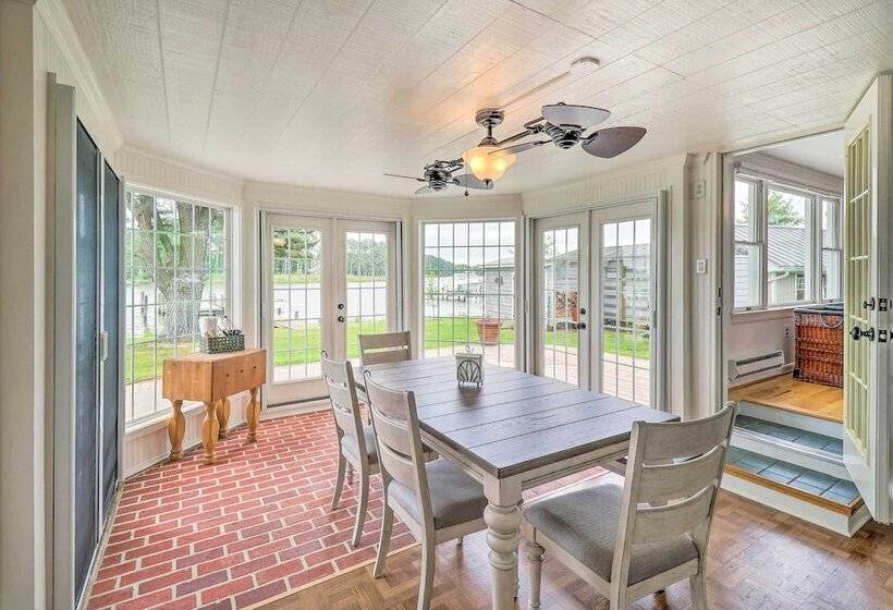 Grasonville Home W/ Private Pool On The Water