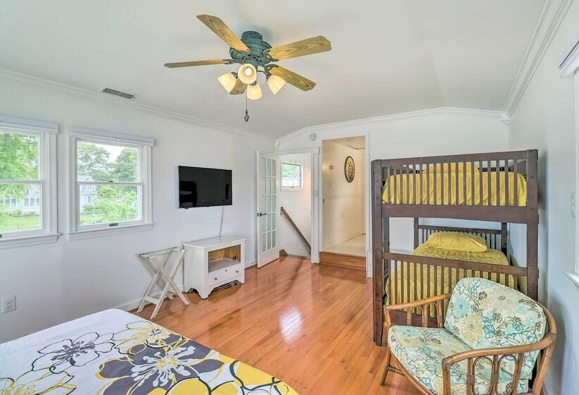 Grasonville Home W/ Private Pool On The Water