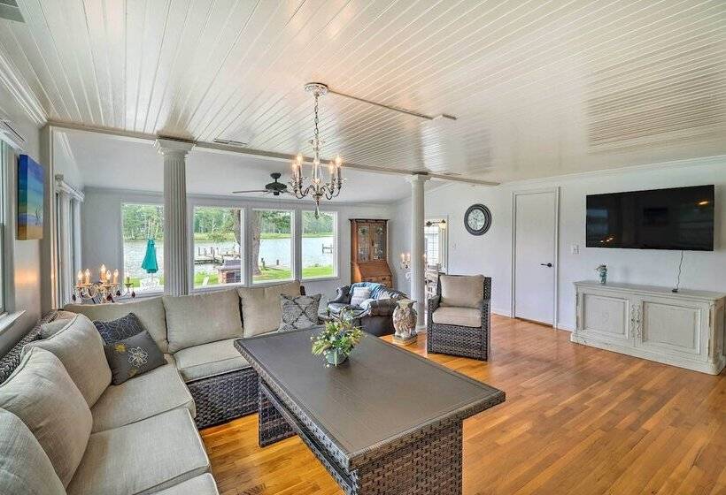 Grasonville Home W/ Private Pool On The Water