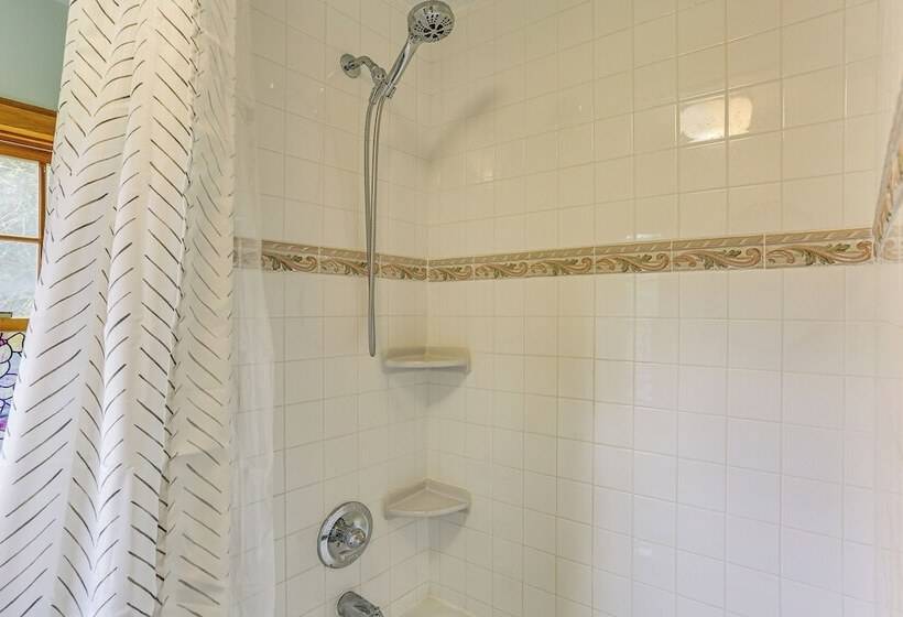 Hot Tub, Game Room: Greentown Home Near State Park