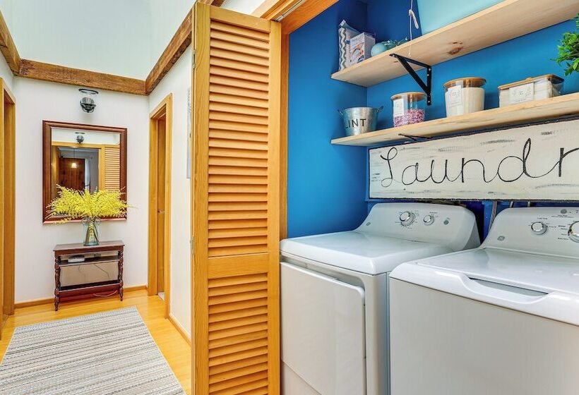 Hot Tub, Game Room: Greentown Home Near State Park