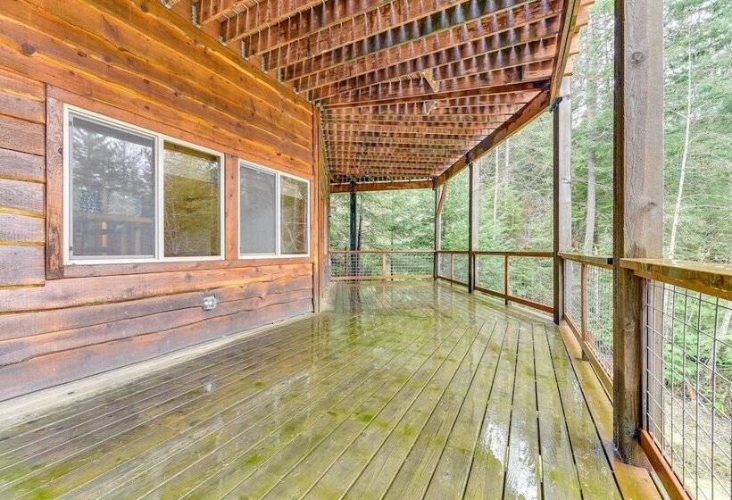 Grizzly Tower  Packwood Cabin W/ Hot Tub!